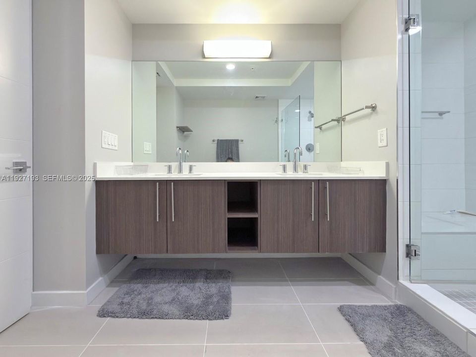 В аренду: $3,200 (2 спален, 2 ванн, 1130 Квадратных фут)