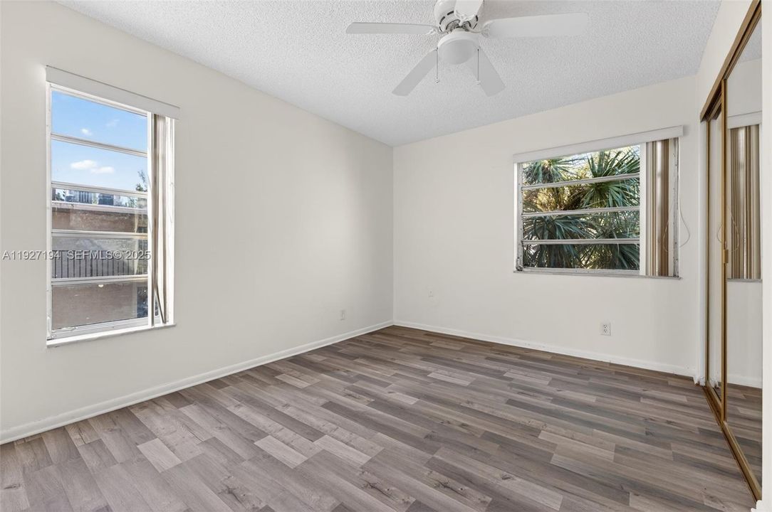 В аренду: $2,300 (3 спален, 2 ванн, 1275 Квадратных фут)