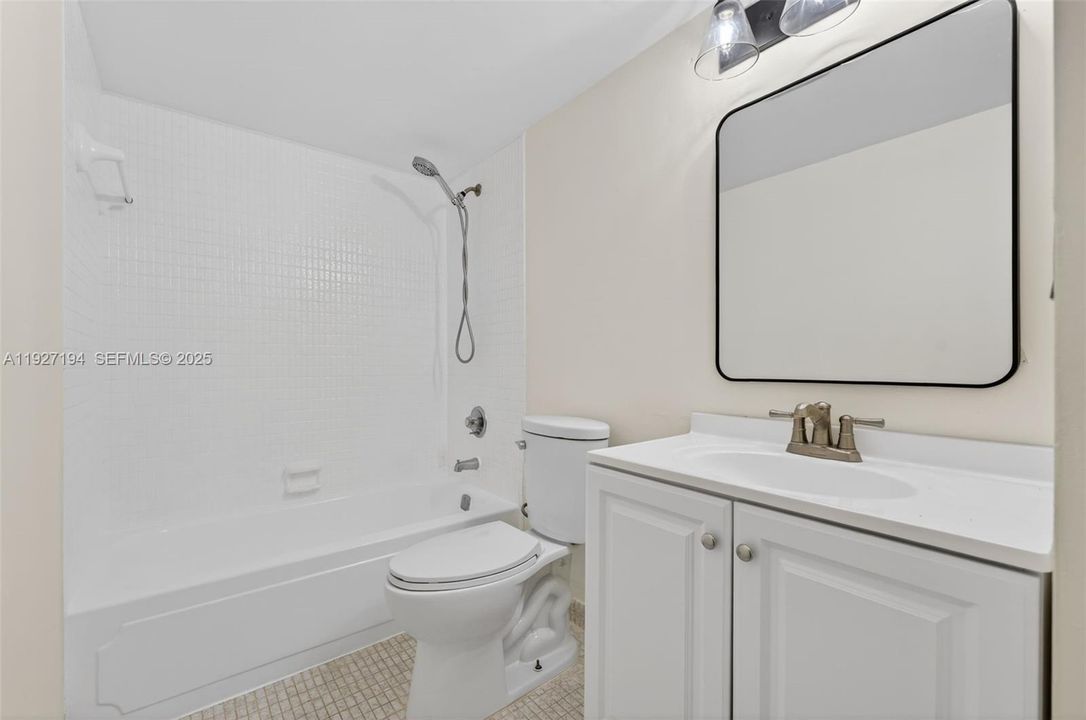 В аренду: $2,300 (3 спален, 2 ванн, 1275 Квадратных фут)