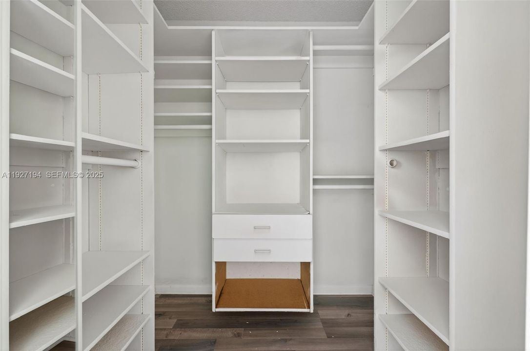 В аренду: $2,300 (3 спален, 2 ванн, 1275 Квадратных фут)