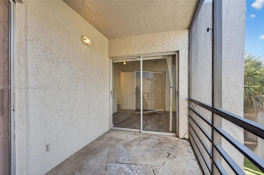 В аренду: $2,300 (3 спален, 2 ванн, 1275 Квадратных фут)