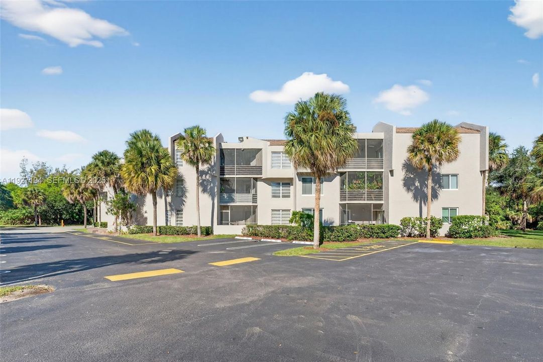 В аренду: $2,300 (3 спален, 2 ванн, 1275 Квадратных фут)