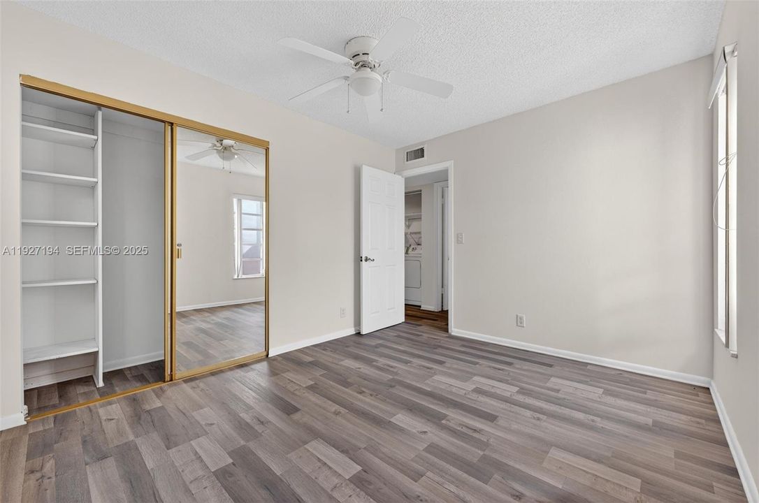 В аренду: $2,300 (3 спален, 2 ванн, 1275 Квадратных фут)