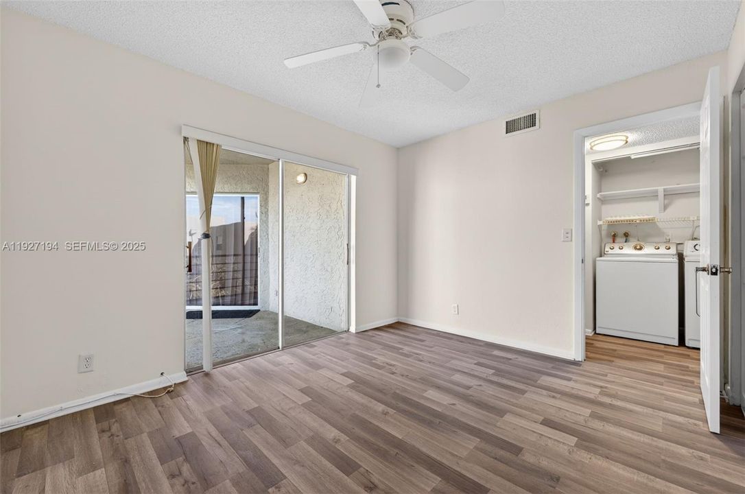 В аренду: $2,300 (3 спален, 2 ванн, 1275 Квадратных фут)