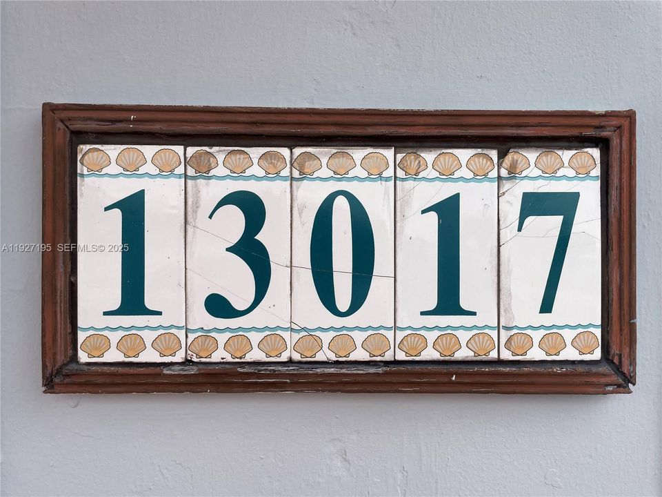 For Rent: $2,750 (3 beds, 1 baths, 980 Square Feet)