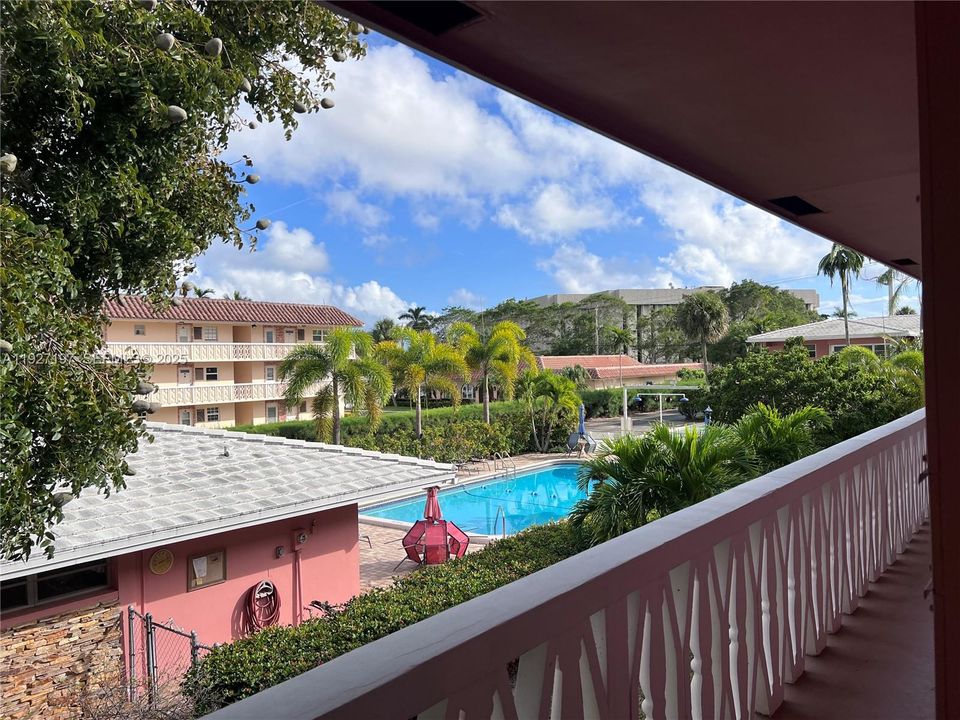 На продажу: $164,900 (2 спален, 1 ванн, 831 Квадратных фут)