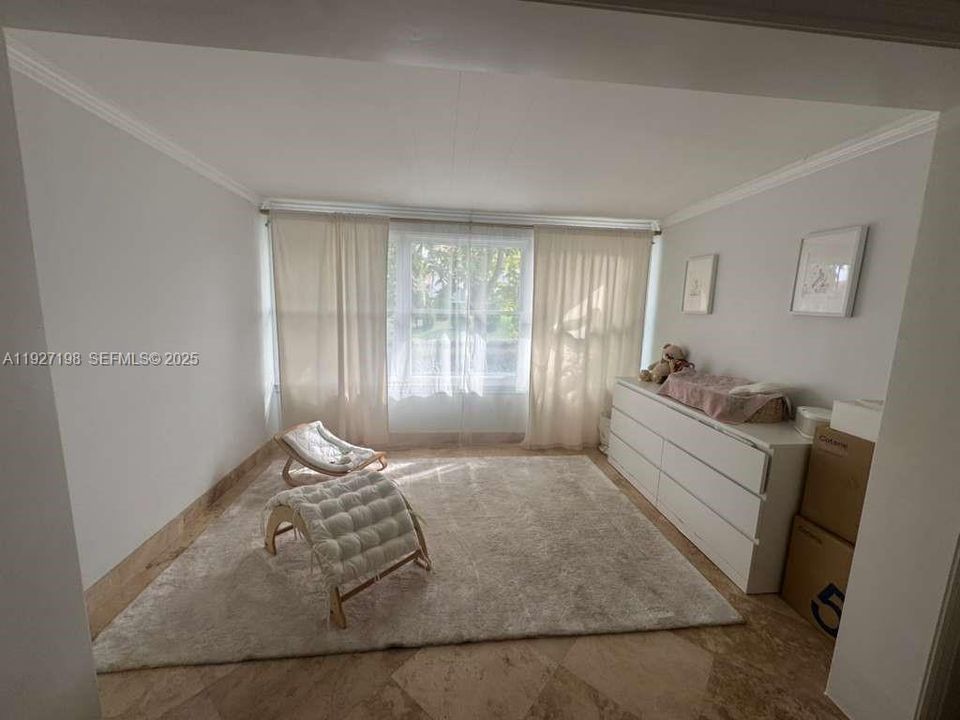 For Rent: $3,900 (3 beds, 2 baths, 1642 Square Feet)