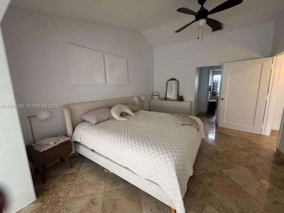 For Rent: $3,900 (3 beds, 2 baths, 1642 Square Feet)