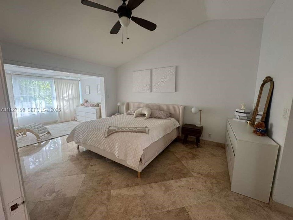 For Rent: $3,900 (3 beds, 2 baths, 1642 Square Feet)