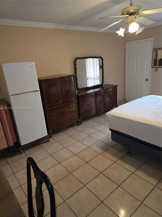 В аренду: $1,100 (0 спален, 1 ванн, 2131 Квадратных фут)