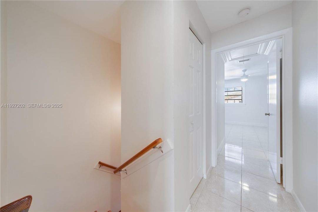 Под контрактом: $334,900 (2 спален, 2 ванн, 1190 Квадратных фут)