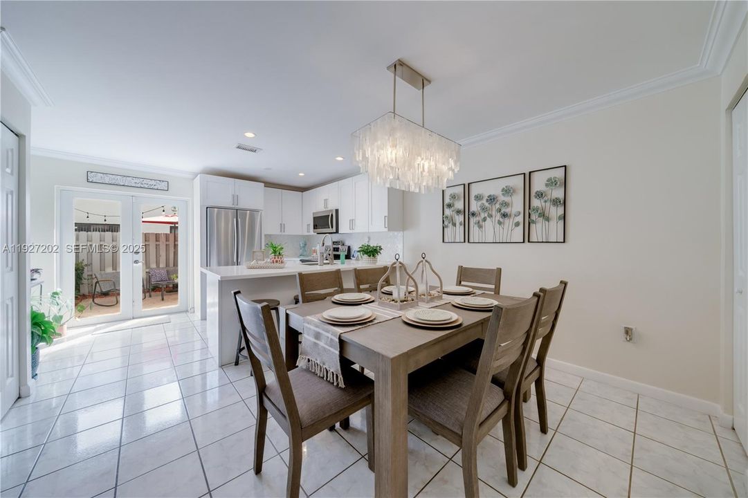 Под контрактом: $334,900 (2 спален, 2 ванн, 1190 Квадратных фут)