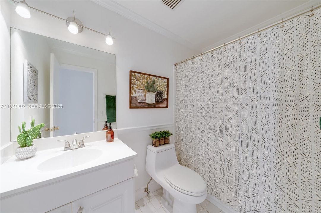 Под контрактом: $334,900 (2 спален, 2 ванн, 1190 Квадратных фут)