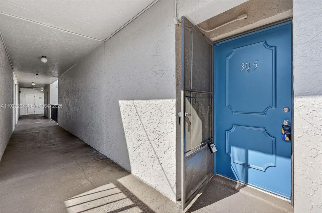 待售: $248,500 (3 贝兹, 2 浴室, 1275 平方英尺)