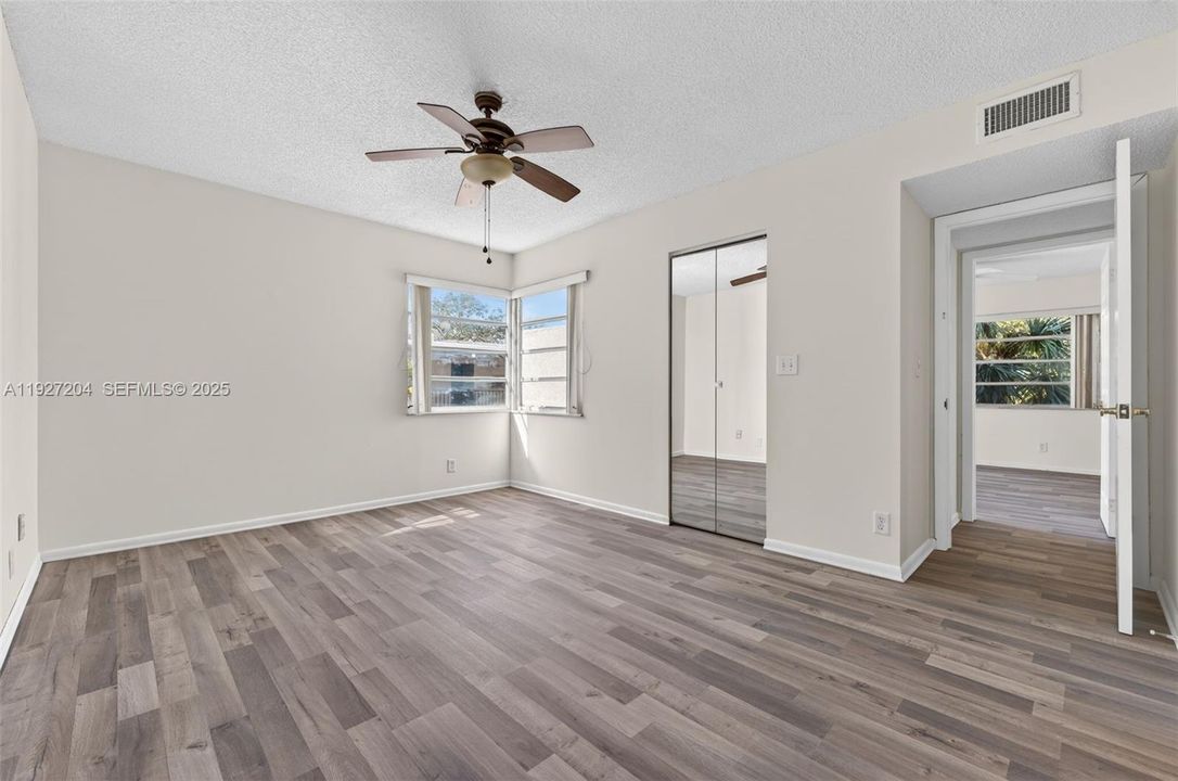 待售: $248,500 (3 贝兹, 2 浴室, 1275 平方英尺)