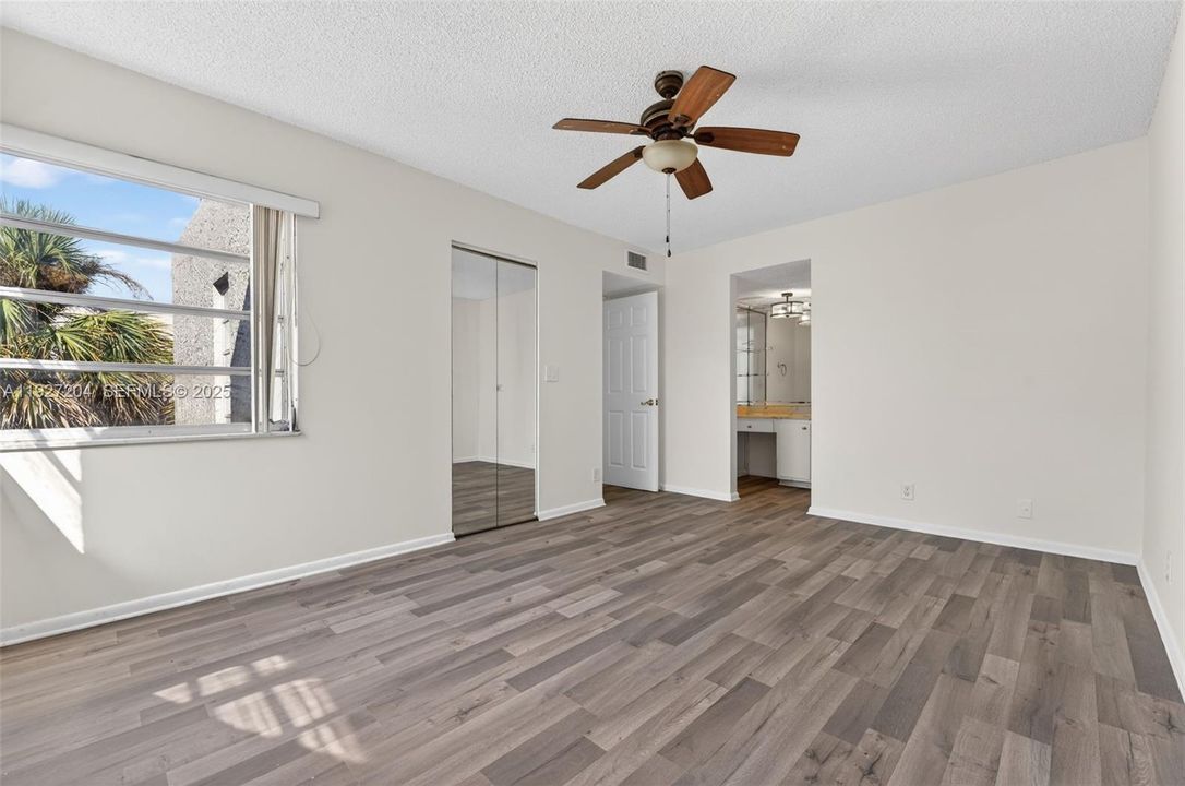 待售: $248,500 (3 贝兹, 2 浴室, 1275 平方英尺)