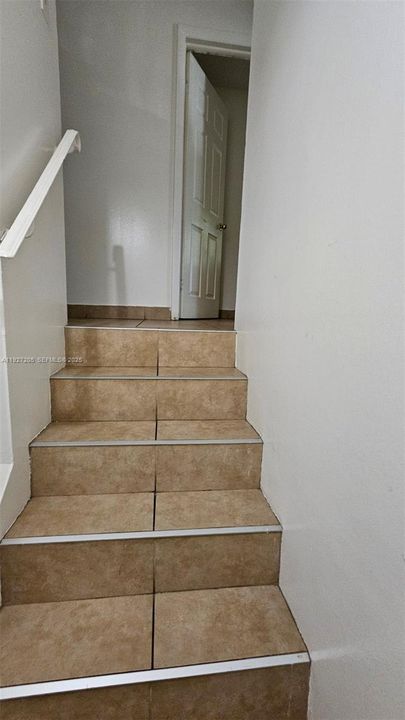 En Venta: $390,000 (4 camas, 2 baños, 1670 Pies cuadrados)