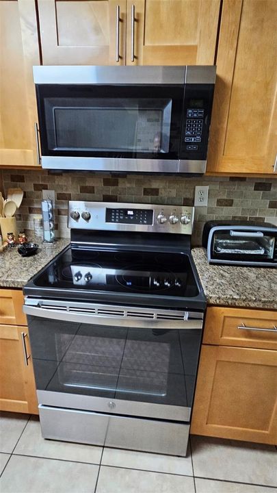 En Venta: $390,000 (4 camas, 2 baños, 1670 Pies cuadrados)