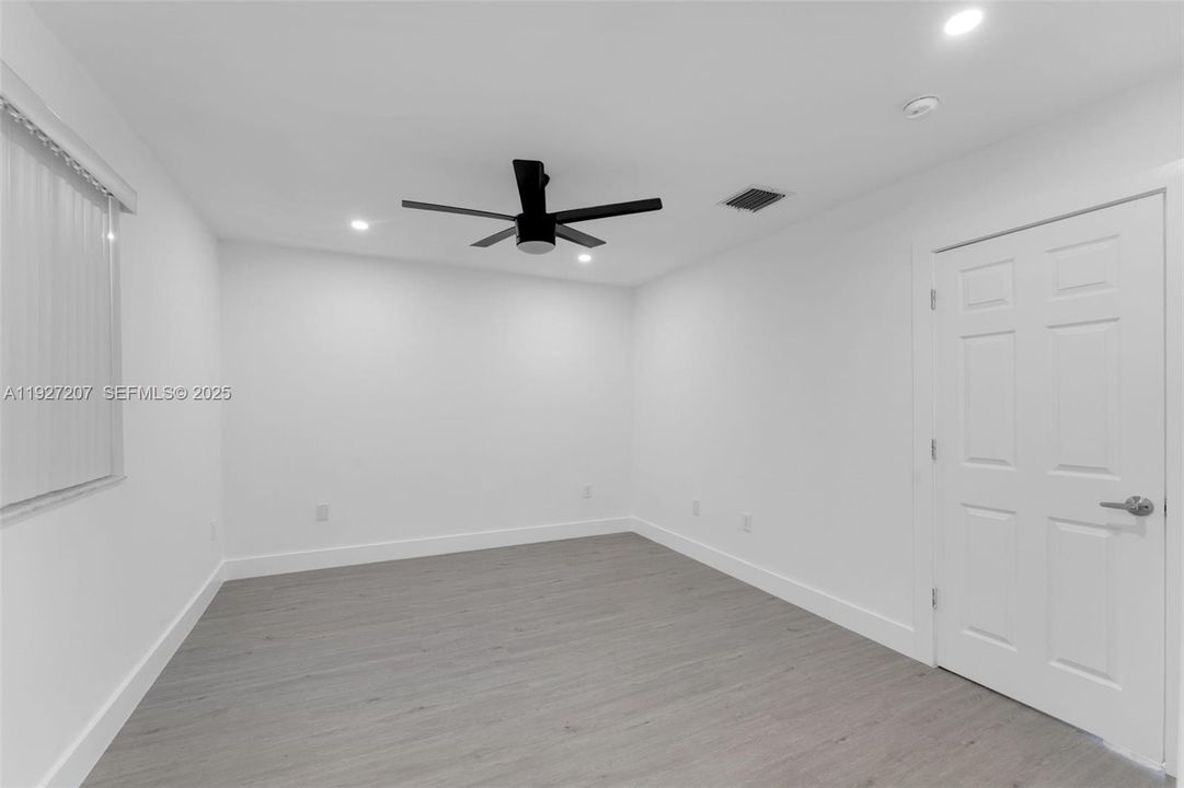 For Sale: $440,000 (4 beds, 3 baths, 1700 Square Feet)