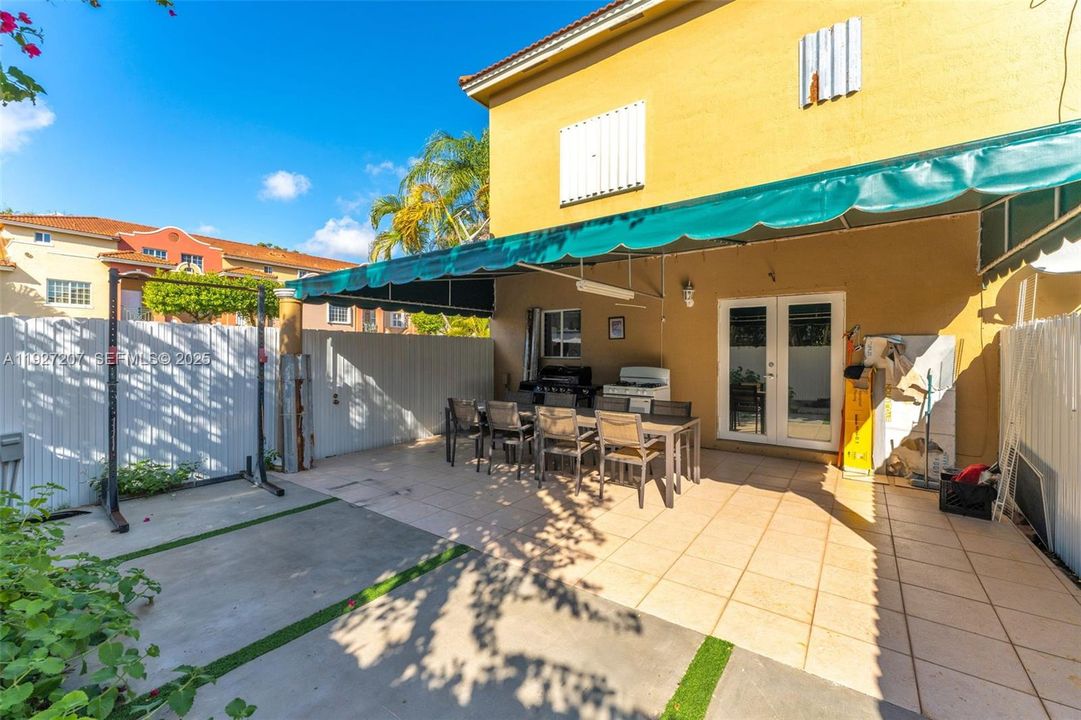 For Sale: $440,000 (4 beds, 3 baths, 1700 Square Feet)