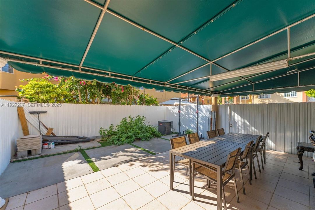 For Sale: $440,000 (4 beds, 3 baths, 1700 Square Feet)