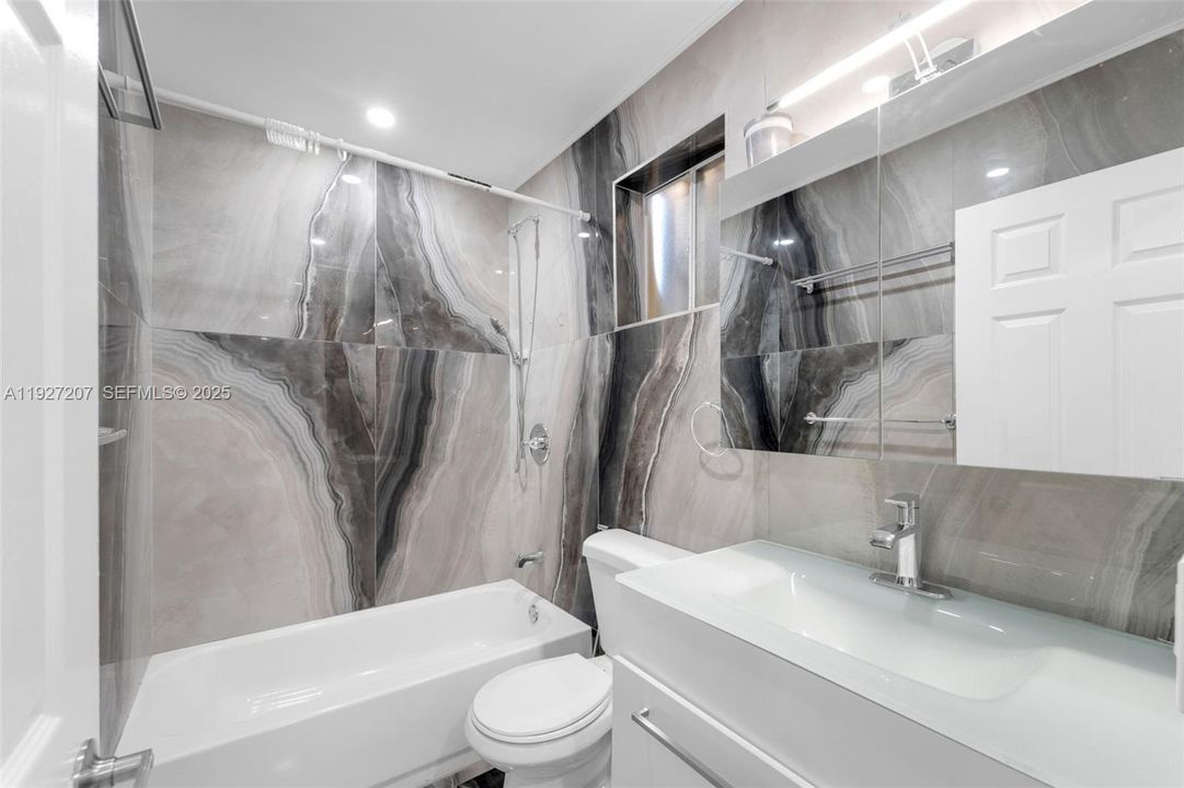 For Sale: $440,000 (4 beds, 3 baths, 1700 Square Feet)