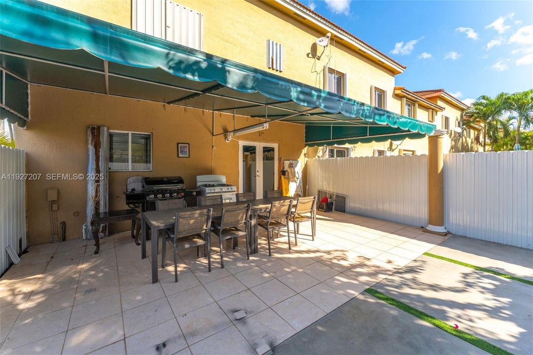 For Sale: $440,000 (4 beds, 3 baths, 1700 Square Feet)