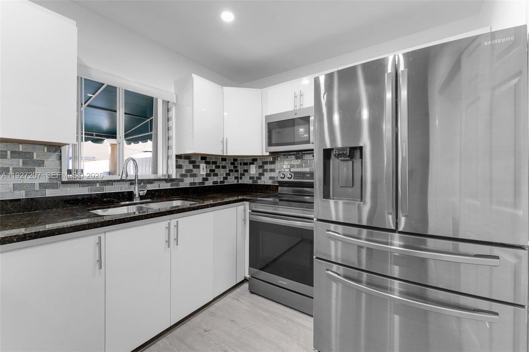 For Sale: $440,000 (4 beds, 3 baths, 1700 Square Feet)