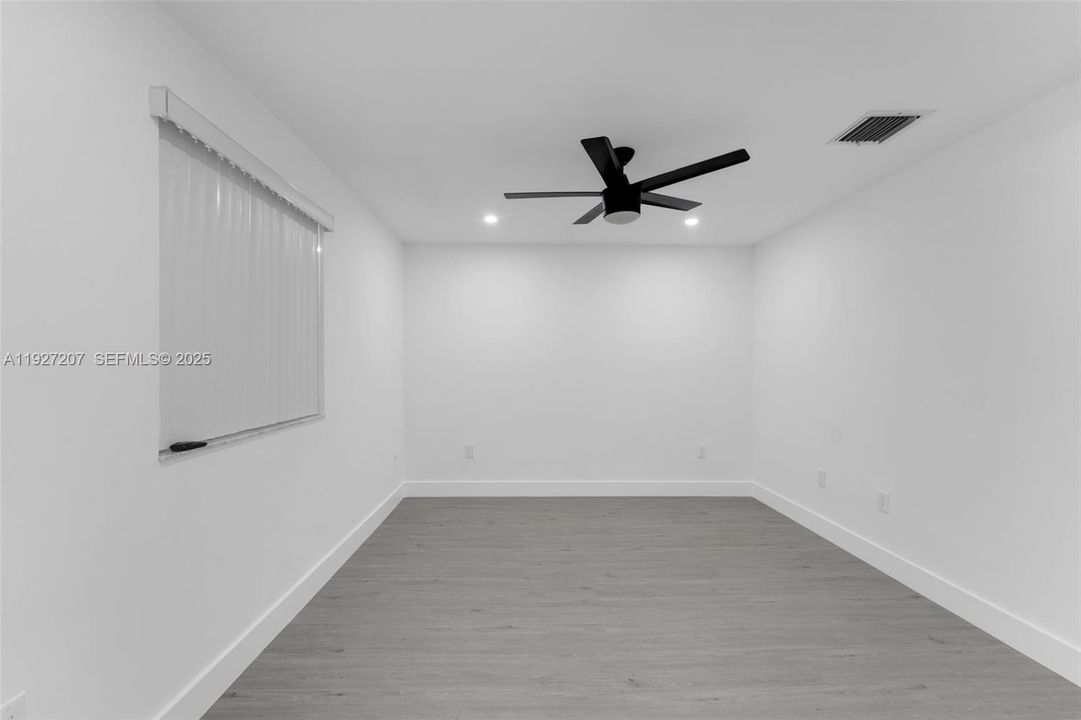 For Sale: $440,000 (4 beds, 3 baths, 1700 Square Feet)