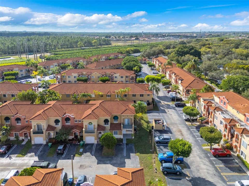 For Sale: $440,000 (4 beds, 3 baths, 1700 Square Feet)