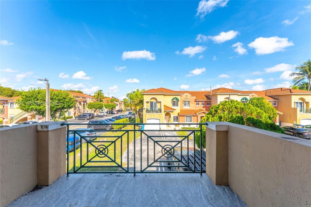 For Sale: $440,000 (4 beds, 3 baths, 1700 Square Feet)