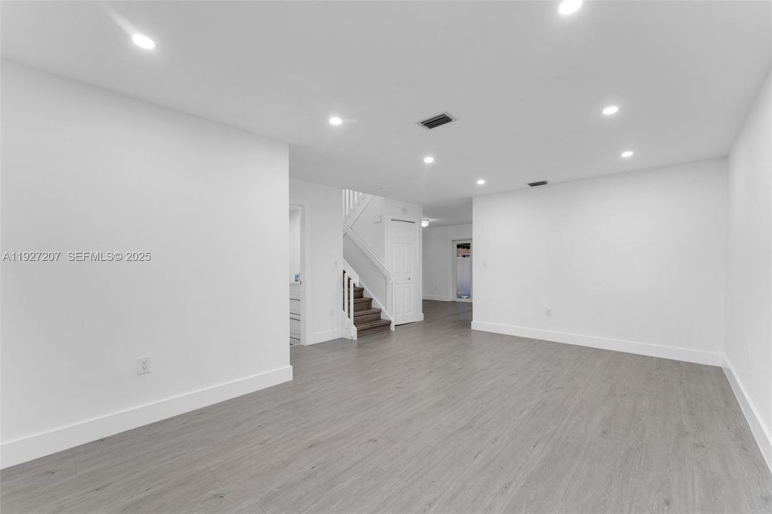 For Sale: $440,000 (4 beds, 3 baths, 1700 Square Feet)