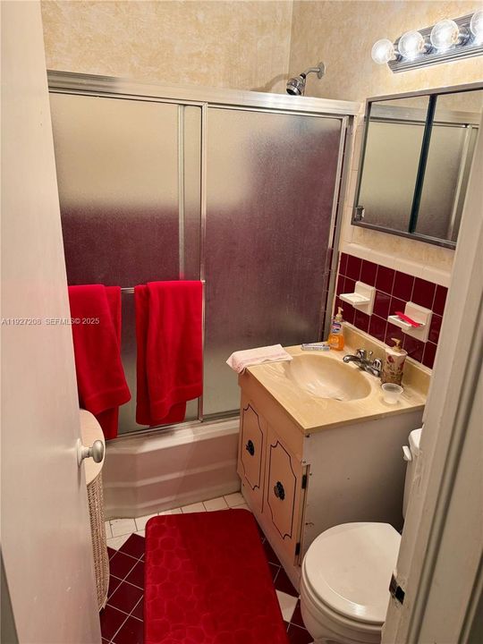 待售: $675,000 (4 贝兹, 2 浴室, 1840 平方英尺)