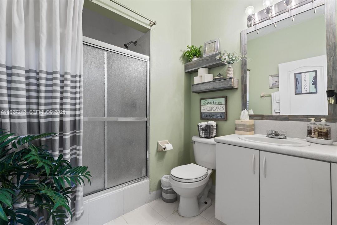 En Renta: $2,750 (3 camas, 2 baños, 2058 Pies cuadrados)