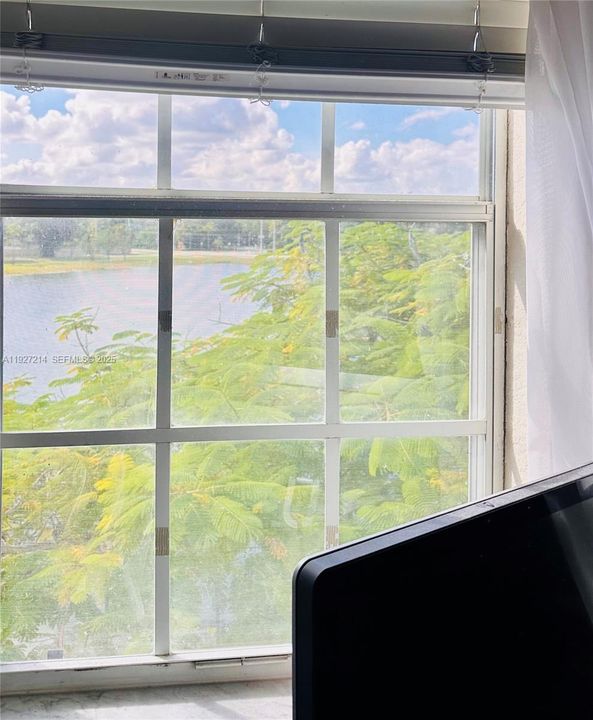 En Venta: $297,000 (3 camas, 3 baños, 1409 Pies cuadrados)