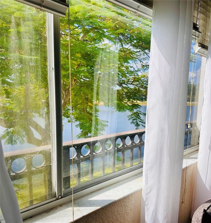 En Venta: $297,000 (3 camas, 3 baños, 1409 Pies cuadrados)