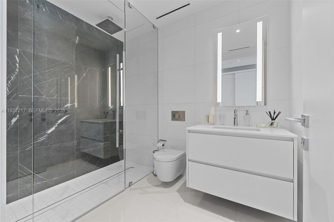 В аренду: $40,000 (5 спален, 6 ванн, 0 Квадратных фут)