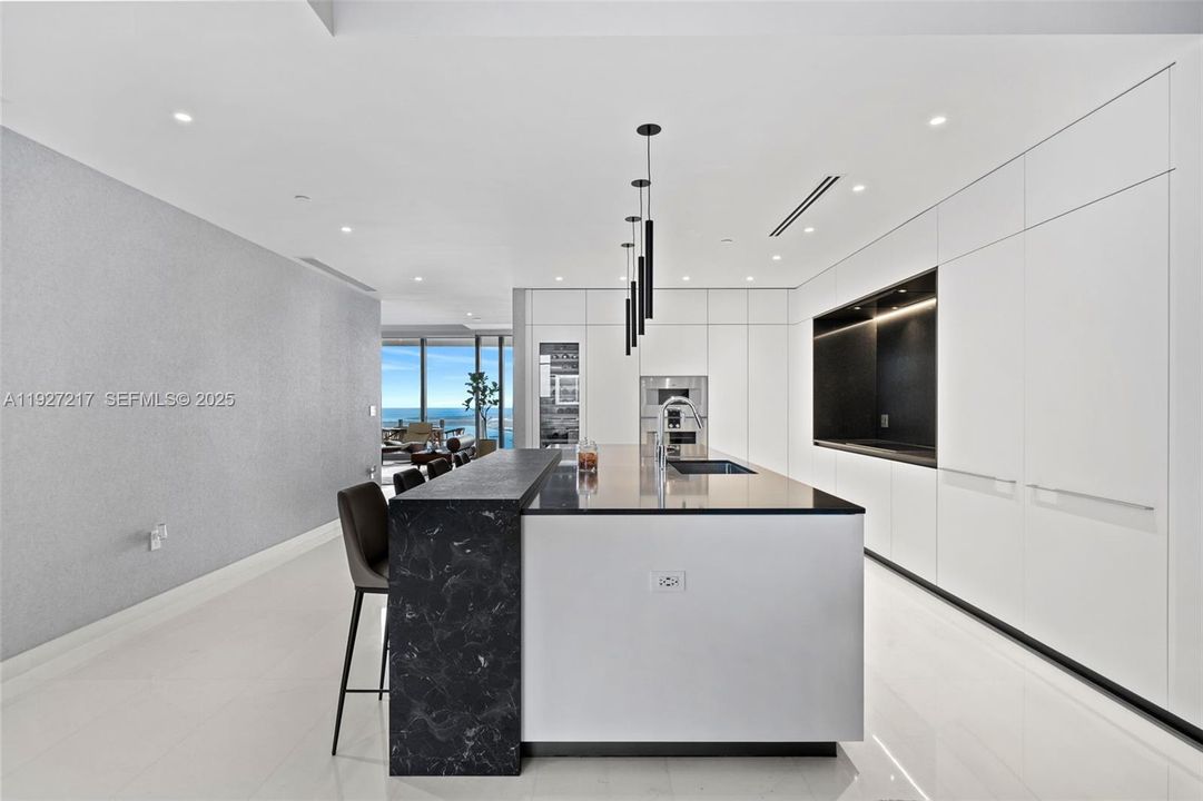 В аренду: $40,000 (5 спален, 6 ванн, 0 Квадратных фут)