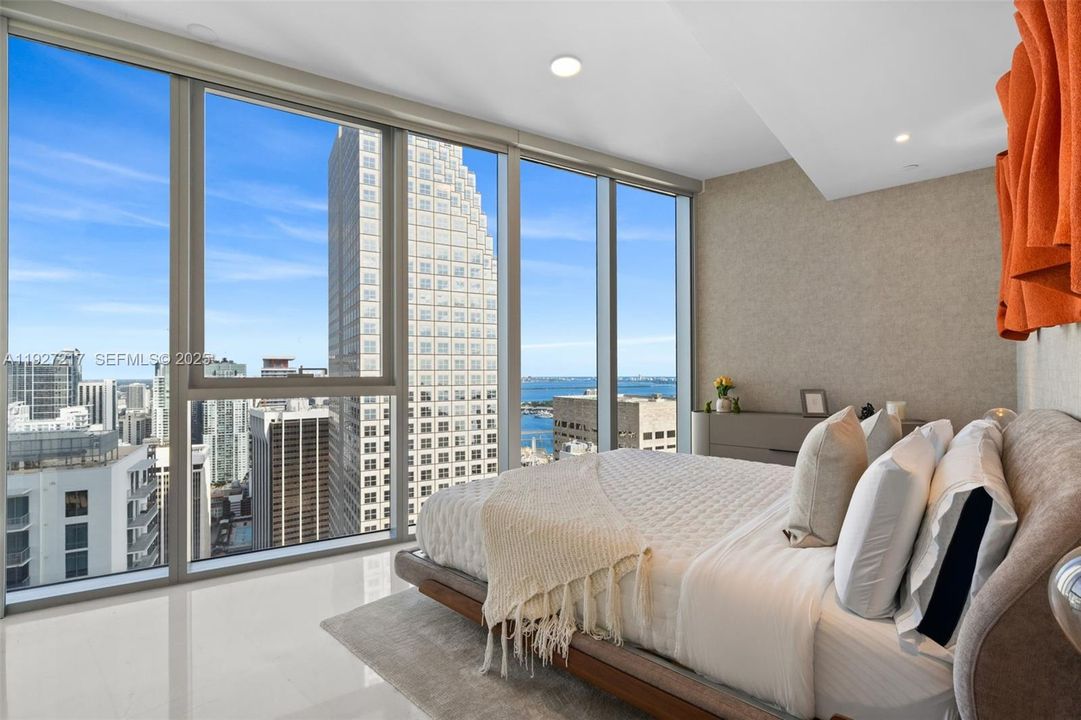 В аренду: $40,000 (5 спален, 6 ванн, 0 Квадратных фут)