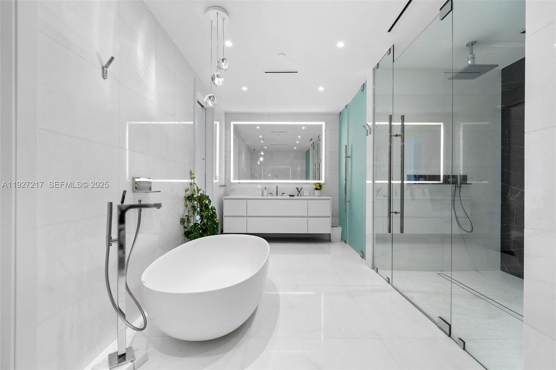 В аренду: $40,000 (5 спален, 6 ванн, 0 Квадратных фут)