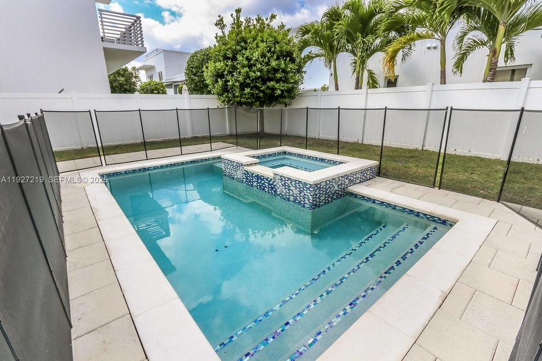 Active With Contract: $9,800 (5 beds, 6 baths, 3638 Square Feet)