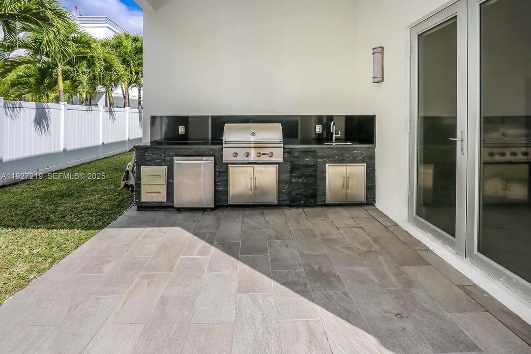 Active With Contract: $9,800 (5 beds, 6 baths, 3638 Square Feet)