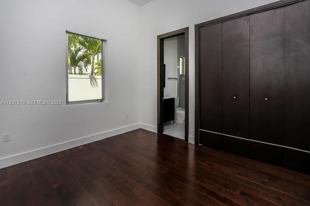 Active With Contract: $9,800 (5 beds, 6 baths, 3638 Square Feet)