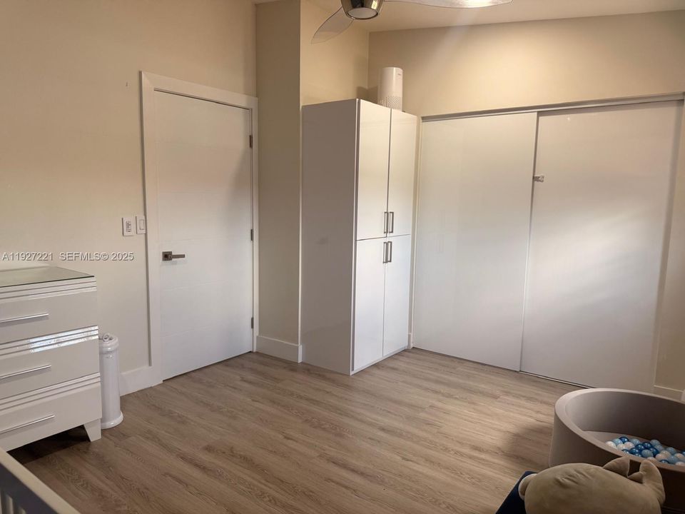 В аренду: $2,950 (3 спален, 2 ванн, 1270 Квадратных фут)