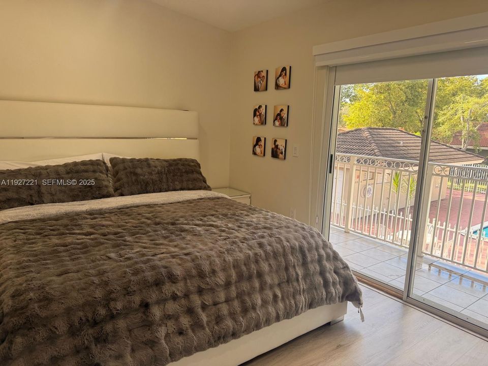 В аренду: $2,950 (3 спален, 2 ванн, 1270 Квадратных фут)