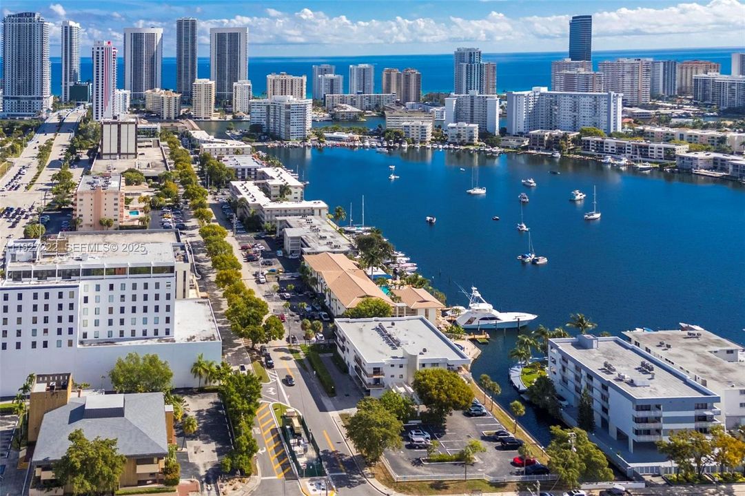 For Sale: $180,000 (1 beds, 1 baths, 700 Square Feet)