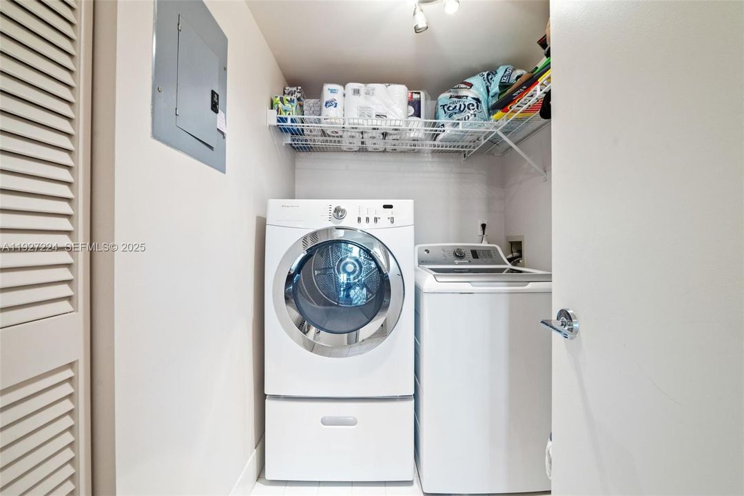 На продажу: $509,000 (2 спален, 2 ванн, 1460 Квадратных фут)