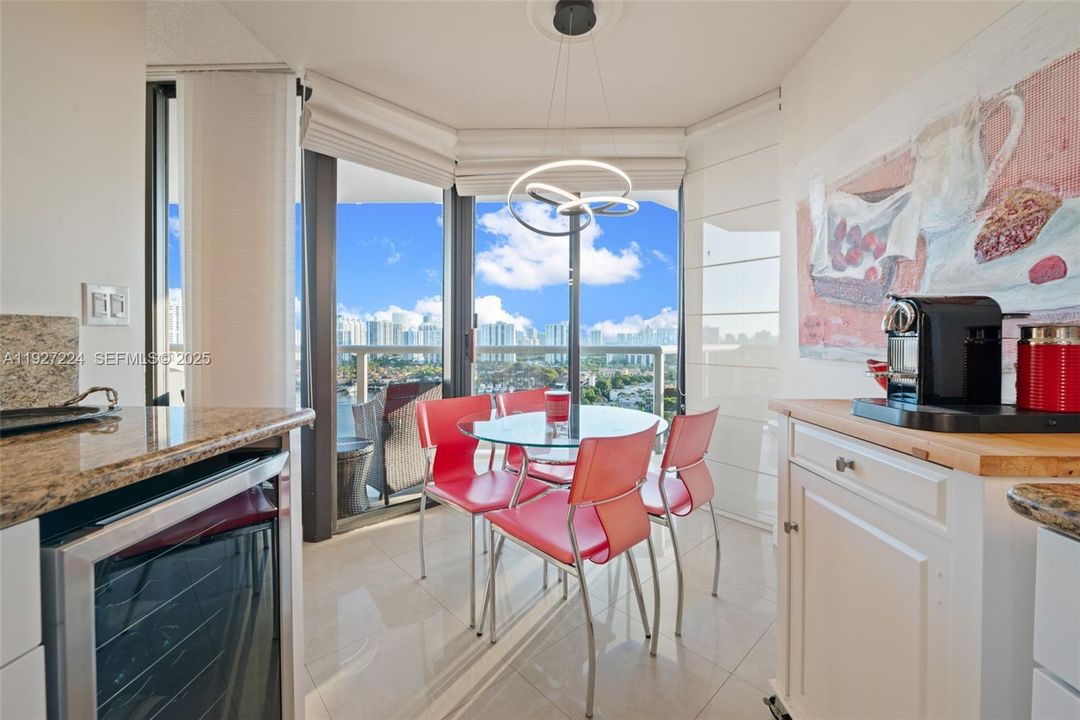 На продажу: $509,000 (2 спален, 2 ванн, 1460 Квадратных фут)