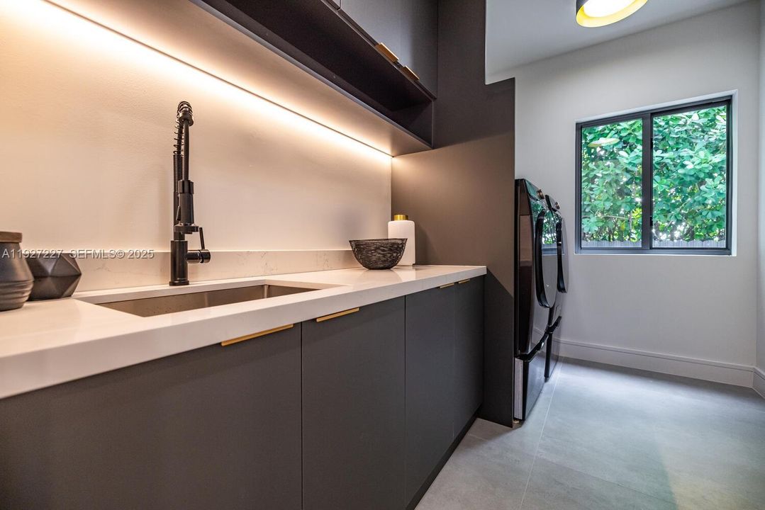 For Sale: $3,800,000 (4 beds, 4 baths, 3918 Square Feet)