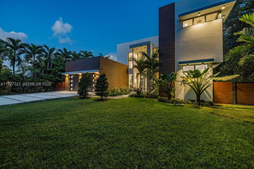 For Sale: $3,800,000 (4 beds, 4 baths, 3918 Square Feet)